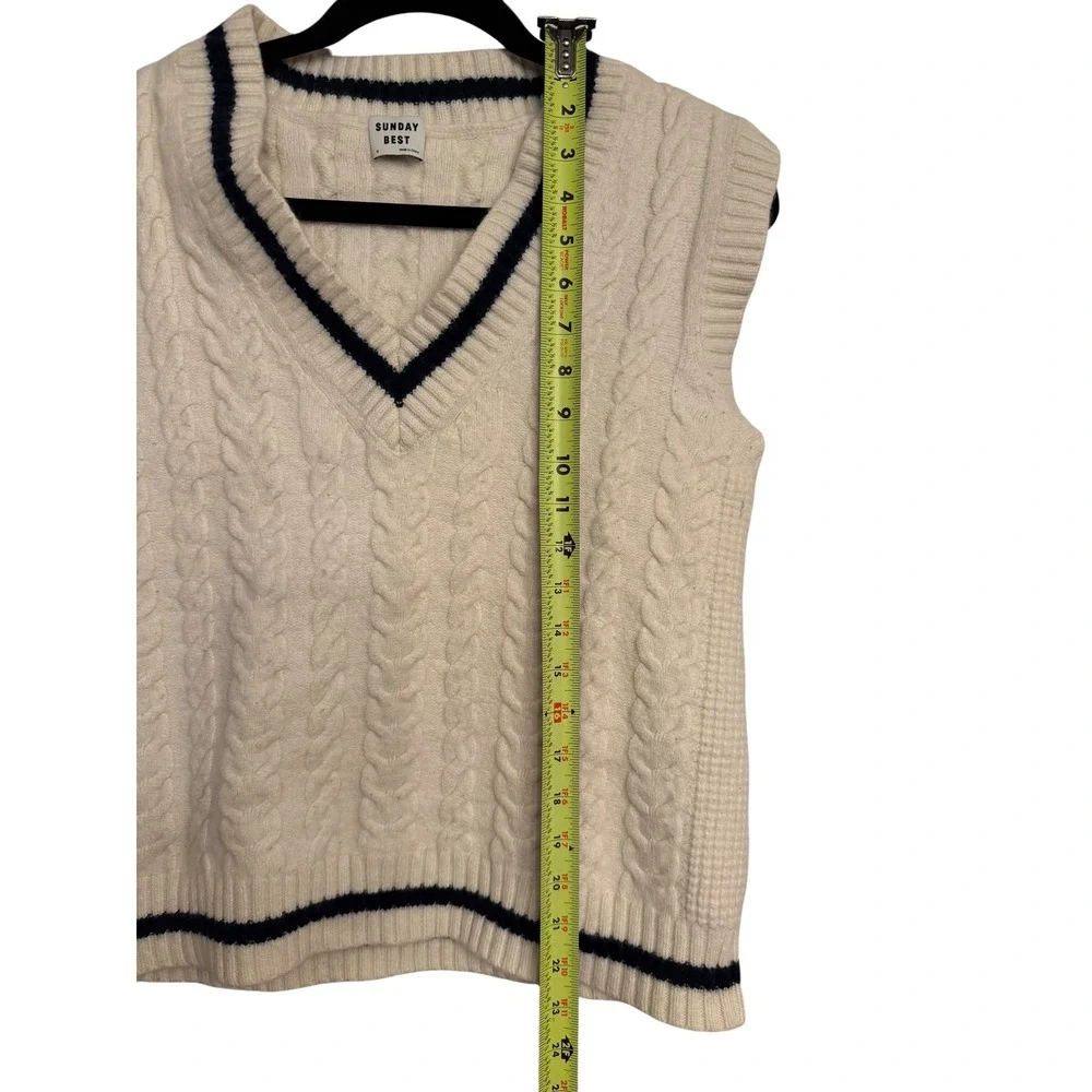 Aritzia Sunday Best Cable Knit Sweater Vest Cream Navy Merino Wool Blend Medium